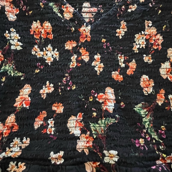 Black Floral Smocked Peplum LS Top - Picture 7 of 7